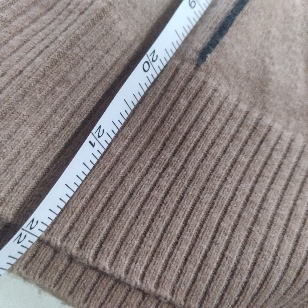 ππ Tahari Camel & Black Sweater Size Large π - Picture 13 of 16